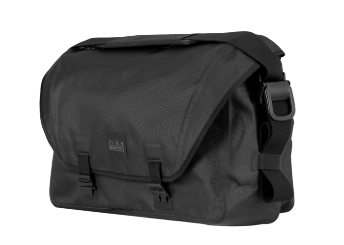 Metro Waterproof L (QMETBWP-L-BK) MSRP 319.99 USD